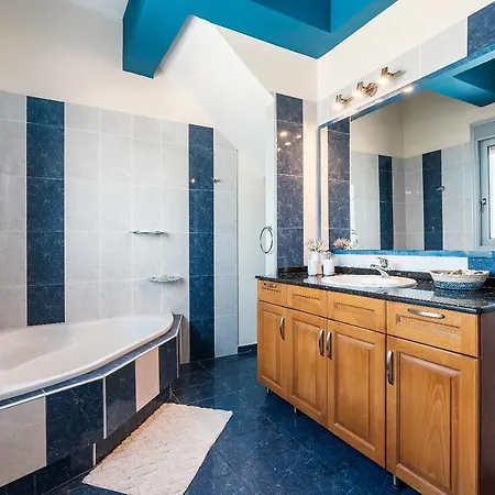 Blue Pearl 2 Apartment *